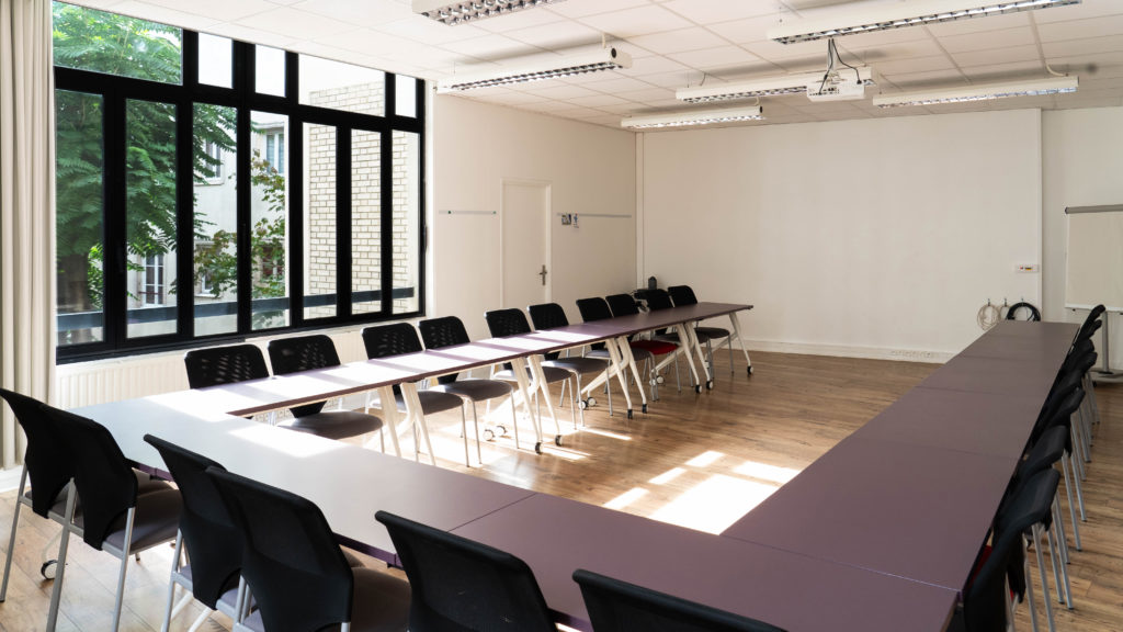 salle en U réunion formation séminaire conférence 50 100 150 200 personnes