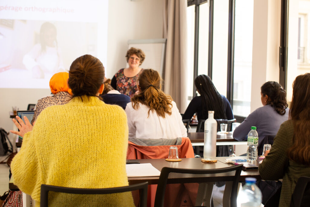 Formation association 5e dans les salles de réunion tout compris de Espaces Réunion